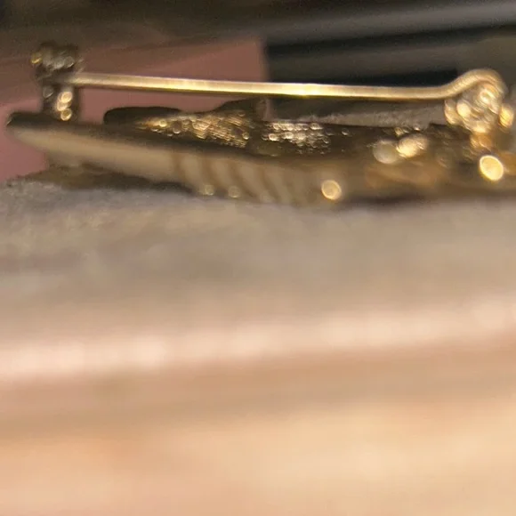 Vintage Gold Tone Rhinestone Ice Skate Brooch Winter Holiday Pin - Picture 5 of 5